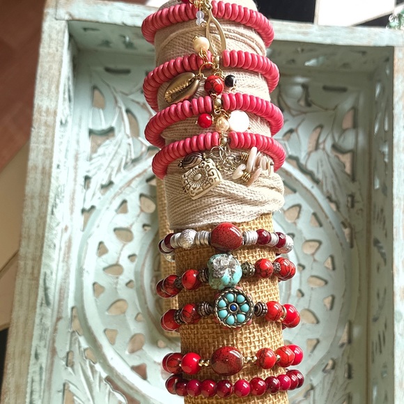 Red mountain turquoise beaded bracelet//fortune and success healing crystal - Picture 3 of 6